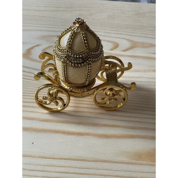 Gold & Ivory Pigeon Egg Carriage Trinket Cinderella Ring Box Rhinestone Details - Picture 4 of 8